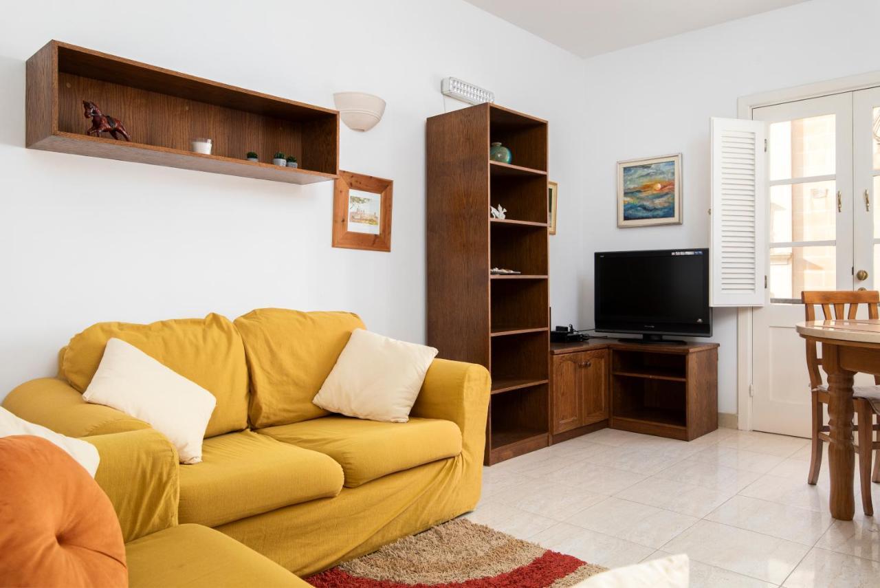 Apartment Modern 2br Close To Sea, In The Heart Of